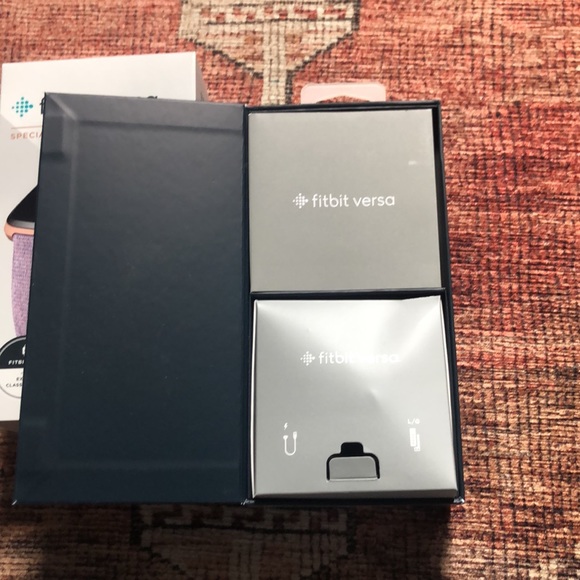 Fitbit versa special edition - Picture 8 of 11